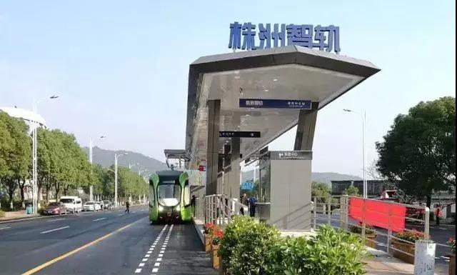 全球首條智軌在四川開通 車載傳感器為列車保駕護航
